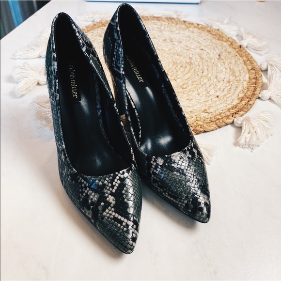 Snake skin Heels Trendy Print Grey 7.5 NWT - Picture 2 of 6